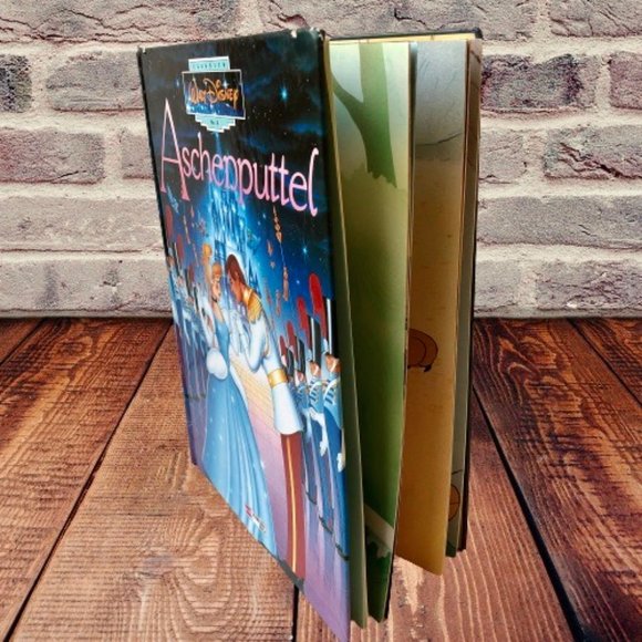 Walt Disney Cinderella Book in GERMAN Hard Cover - Picture 3 of 8